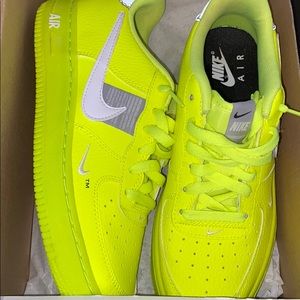 Nike Air Force 1 utility volt 2
